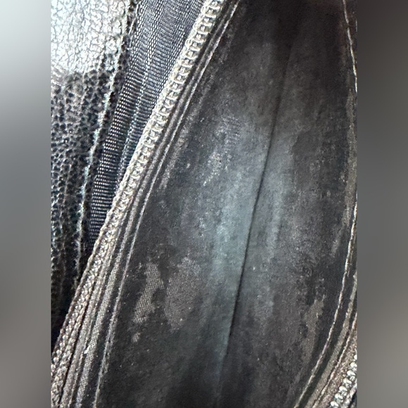 EUC Salvatore Ferragamo Elegant Black Leather wallet - Picture 5 of 10